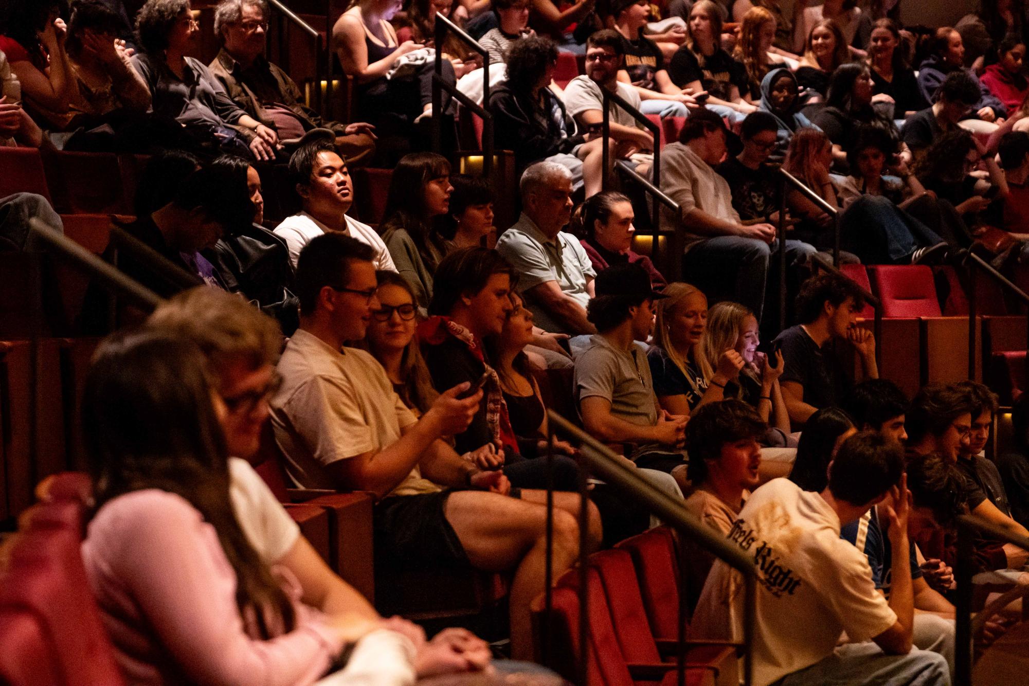 Sal Vulcano gives Northrop Auditorium crowd a comic relief for homecoming — Apple Valley Dining news